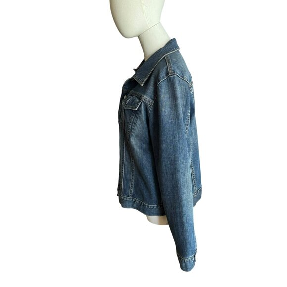 GAP Women’s Classic Blue Denim Jacket Size L – Button Front Faded Wash, Preowned - Picture 4 of 7